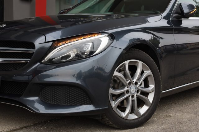 MERCEDES-BENZ C 200 usata, con Fendinebbia