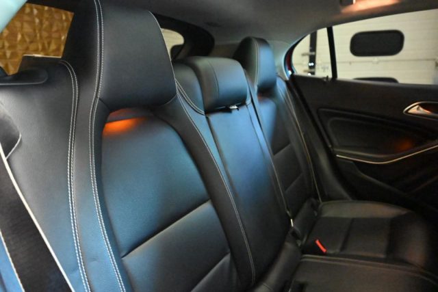 MERCEDES-BENZ GLA 200 usata 32