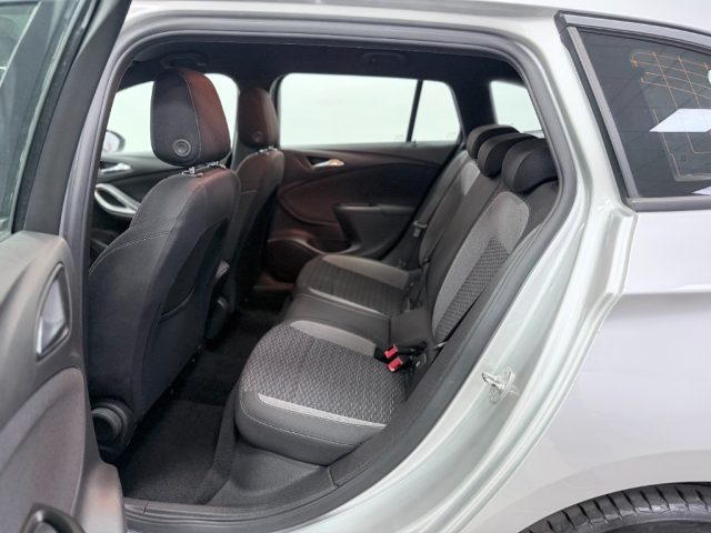 OPEL Astra usata, con Fari Xenon