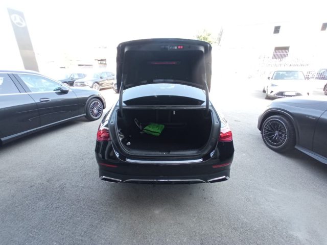 MERCEDES-BENZ E 220 usata, con Boardcomputer