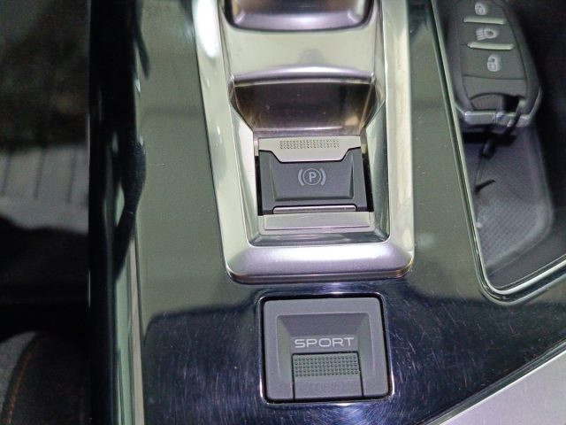PEUGEOT 5008 usata, con Sensore di pioggia