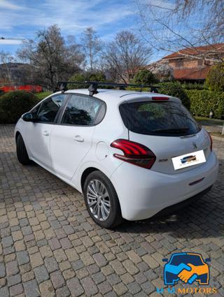 PEUGEOT 208 usata, con Autoradio