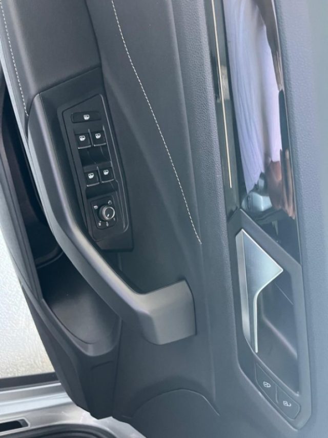 VOLKSWAGEN T-Roc usata, con Specchietti laterali elettrici