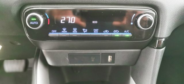 TOYOTA Yaris usata, con Cruise Control