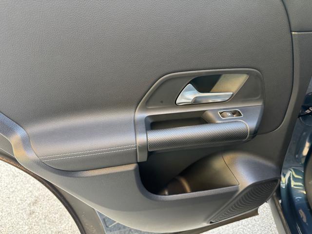 MERCEDES-BENZ GLA 200 usata, con Sedili riscaldati