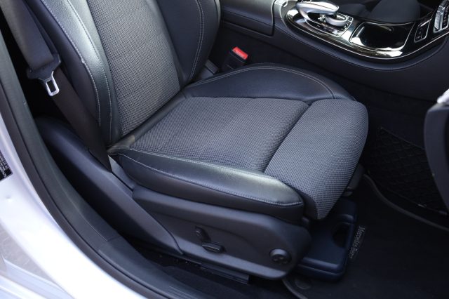 MERCEDES-BENZ E 220 usata, con Sistema lavafari