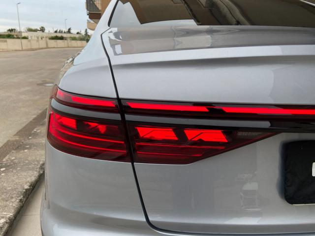 AUDI A8 usata, con Sensori di parcheggio anteriori