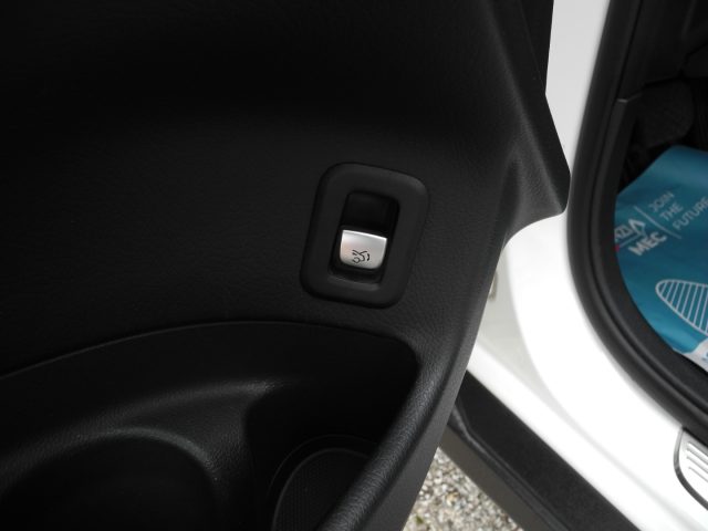 MERCEDES-BENZ GLC 220 usata, con Chiamata automatica per emergenze