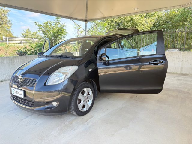 TOYOTA Yaris usata, con ESP