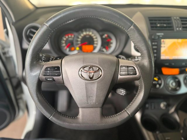 TOYOTA RAV 4 usata, con Regolazione elettrica sedili