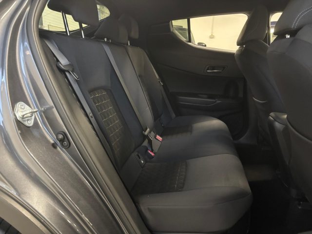 TOYOTA C-HR usata, con Sedili riscaldati