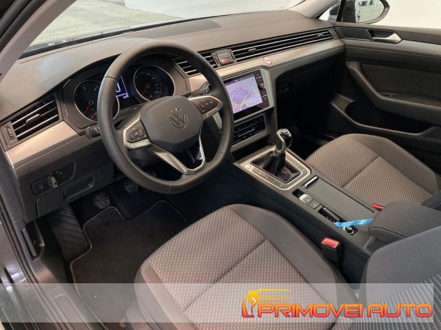 VOLKSWAGEN Passat Variant usata, con Airbag
