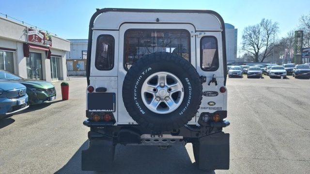 LAND ROVER Defender usata, con Boardcomputer