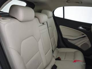 MERCEDES-BENZ GLA 200 usata 10