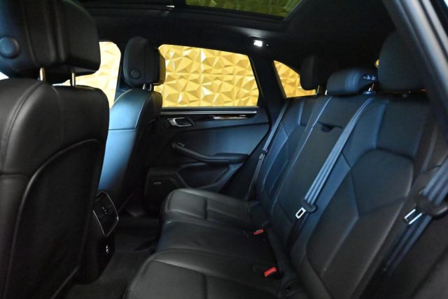 PORSCHE Macan usata 28