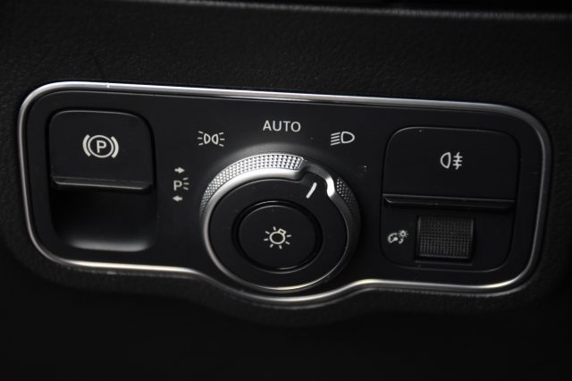 MERCEDES-BENZ GLA 250 usata, con Touch screen