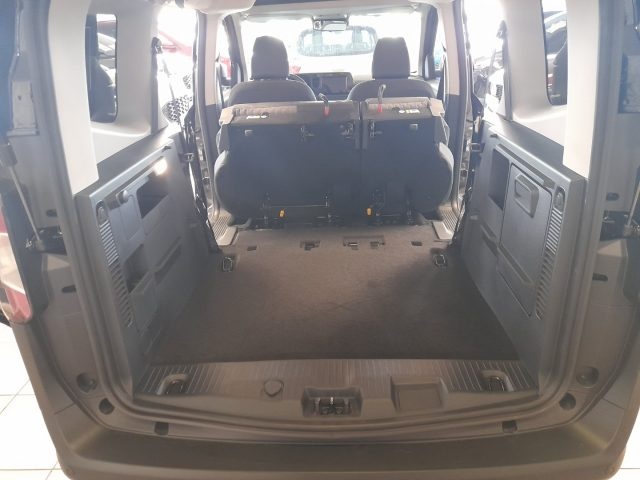 FORD Tourneo Courier usata, con Autoradio digitale