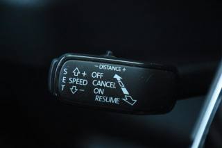 SKODA Karoq usata, con Sedili sportivi