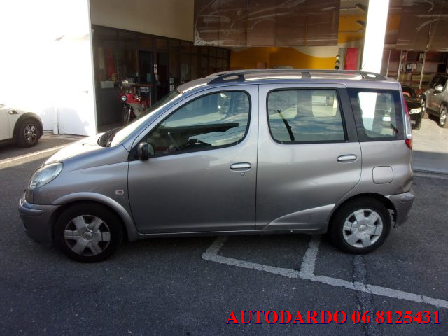 TOYOTA Yaris usata, con Airbag