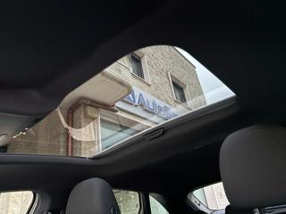 VOLKSWAGEN Taigo usata, con Luci diurne