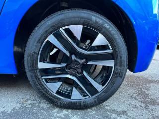 PEUGEOT 208 usata, con Park Distance Control