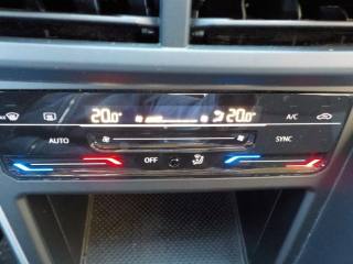 VOLKSWAGEN Taigo usata, con MP3