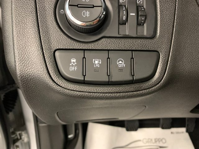 OPEL Karl usata, con ESP