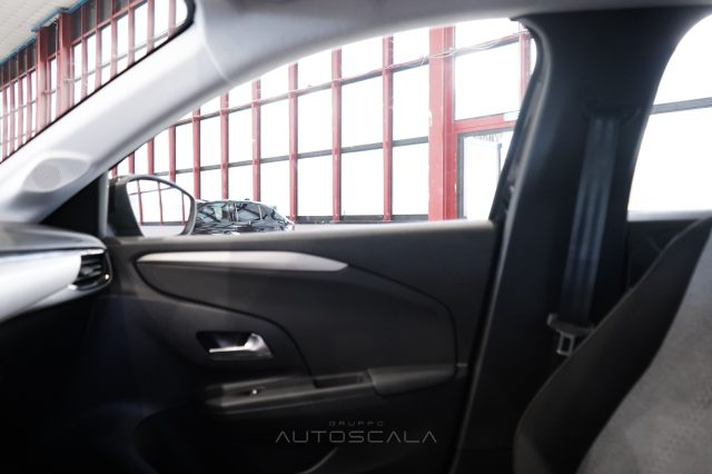 OPEL Corsa usata, con USB