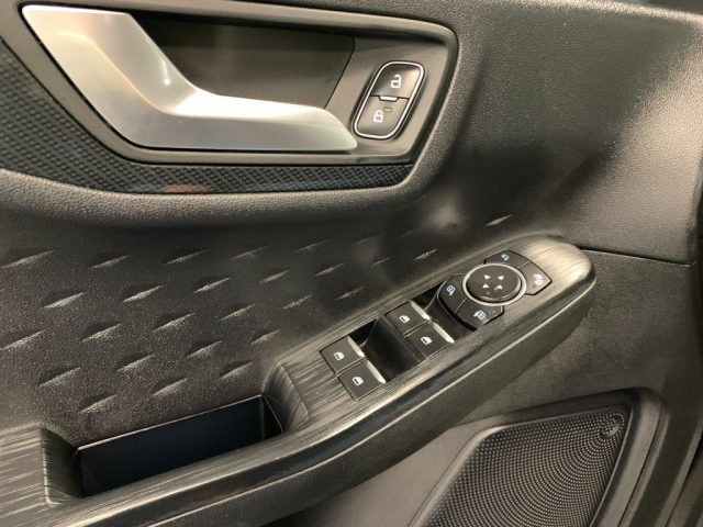 FORD Kuga usata, con Leve al volante