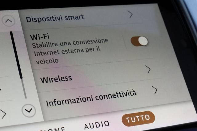 LAND ROVER Discovery usata, con USB