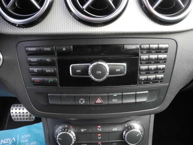 MERCEDES-BENZ B 180 usata, con Volante in pelle