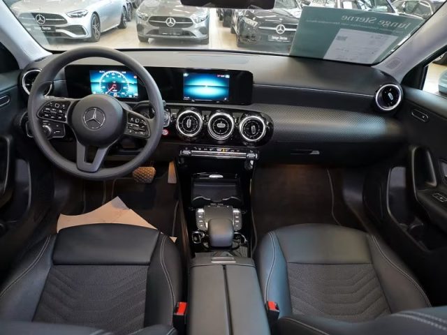 MERCEDES-BENZ A 180 usata, con Cerchi in lega