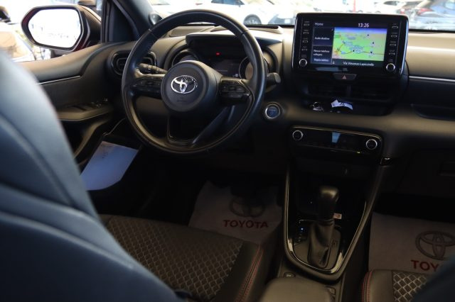 TOYOTA Yaris usata 25