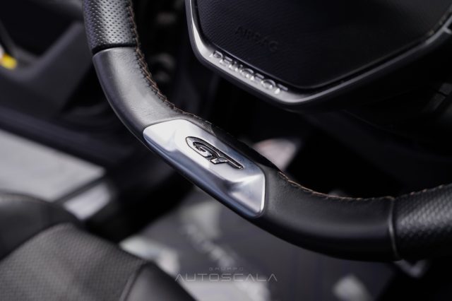 PEUGEOT 5008 usata, con Vetri oscurati