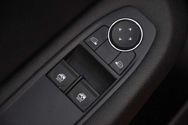 RENAULT Clio usata, con Volante in pelle