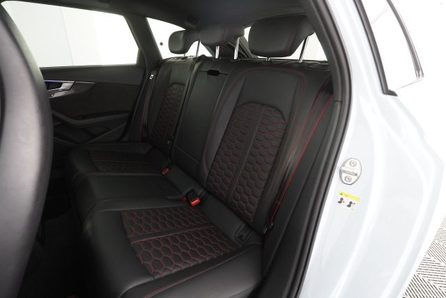 AUDI RS4 usata 10