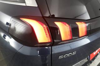 PEUGEOT 5008 usata 9
