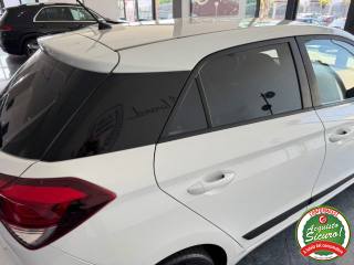 HYUNDAI i20 usata, con Controllo elettronico della corsia