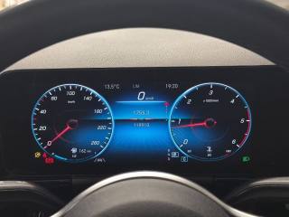 MERCEDES-BENZ GLA 200 usata, con Autoradio digitale