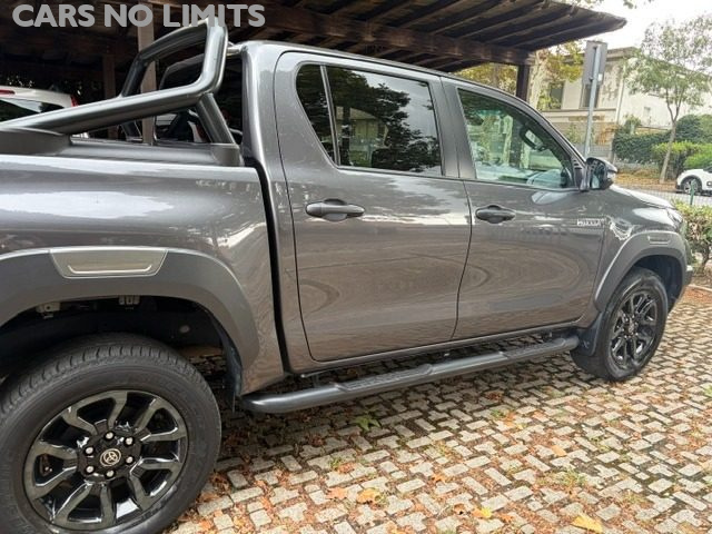 TOYOTA Hilux usata, con Riconoscimento dei segnali stradali