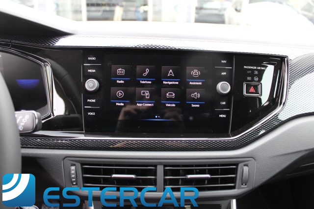 VOLKSWAGEN Taigo usata, con USB