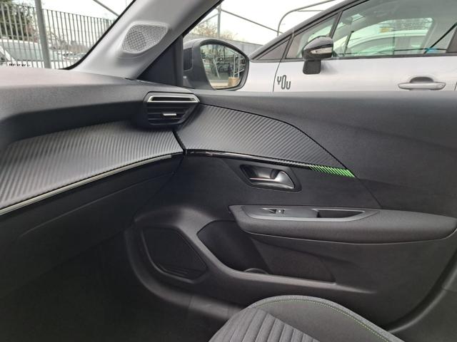 PEUGEOT 208 usata, con Sedile posteriore sdoppiato