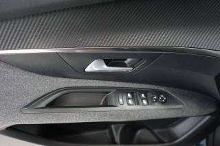 PEUGEOT 3008 usata, con Sensori di parcheggio anteriori