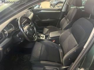 SKODA Superb usata, con Autoradio