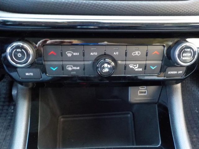 JEEP Compass usata, con Autoradio digitale