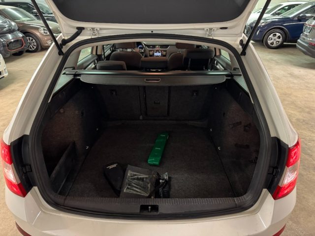 SKODA Octavia usata, con Park Distance Control