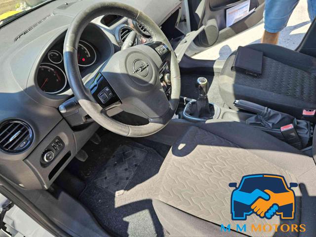 OPEL Corsa usata, con Lettore CD