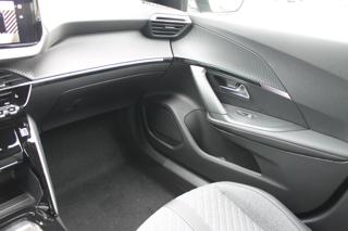 PEUGEOT 2008 usata, con Leve al volante