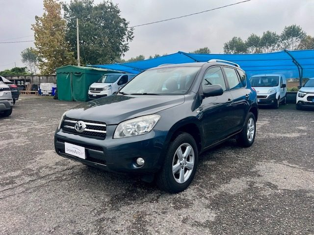 TOYOTA RAV 4 usata, con Airbag