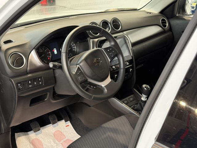 SUZUKI Vitara usata, con Fari LED